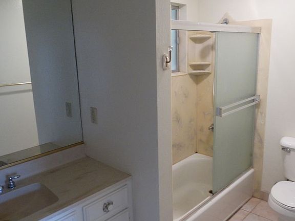 5th image of 130 Eastburn Ct APT 4