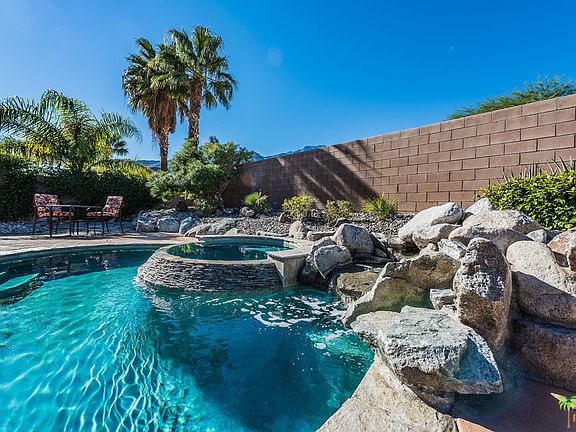 2nd image of 3817 Vista Verde