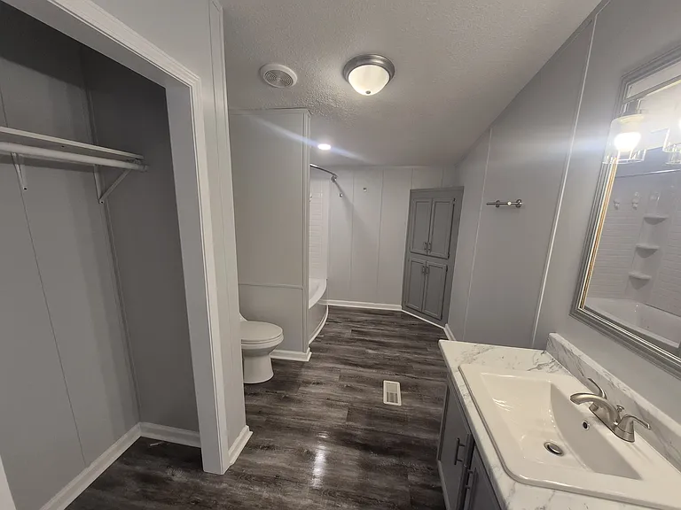 5058 W Green Hill Rd — Photo 6