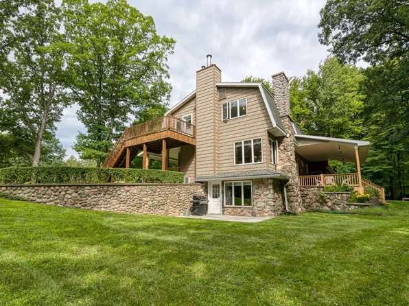 2615 S Rolland Rd, Remus, MI 49340