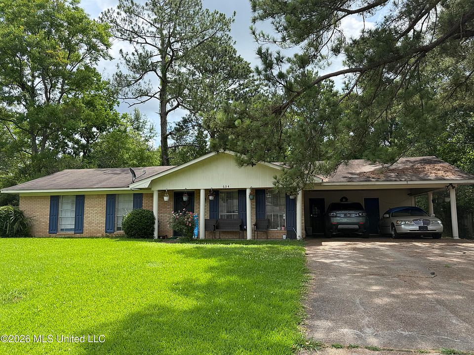 1st image of 634 Pine Ln