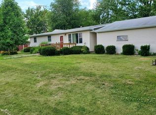 1 W McKinley Ave, Casey, IL 62420