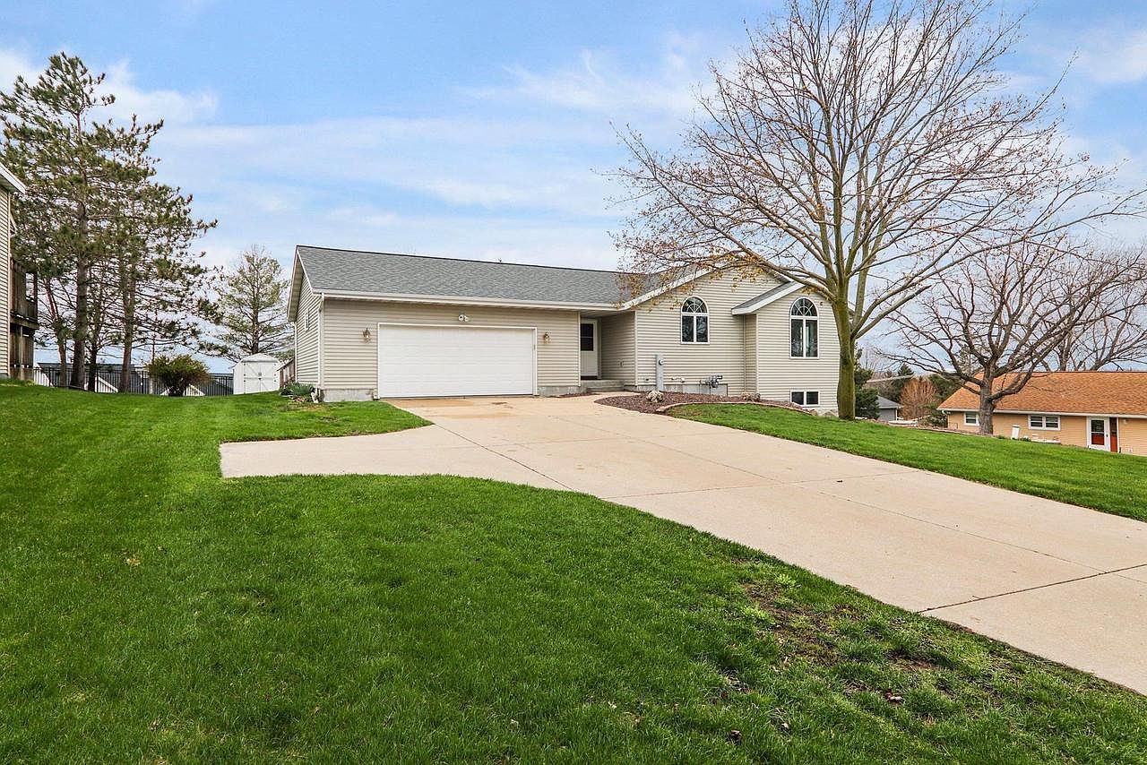 5849 South Division St, Waunakee, WI 53597 Zillow