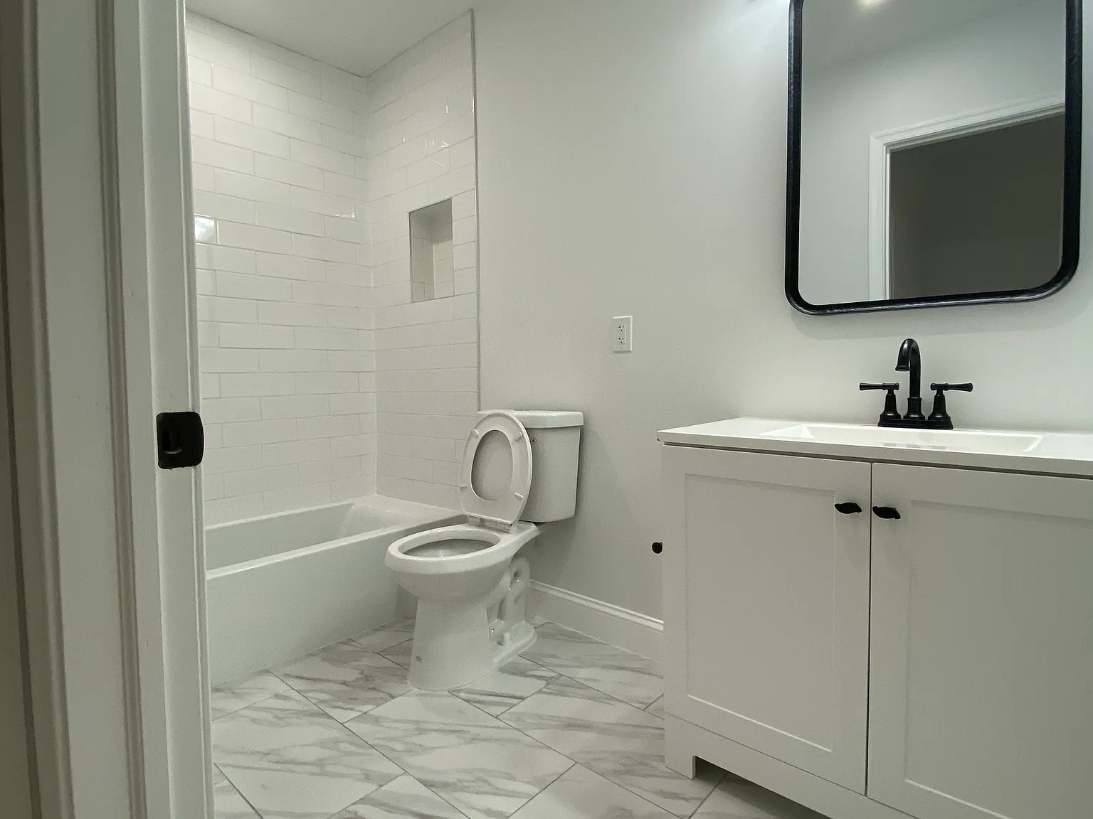 3 bed, 1200 sqft, $4,500 — Photo 4