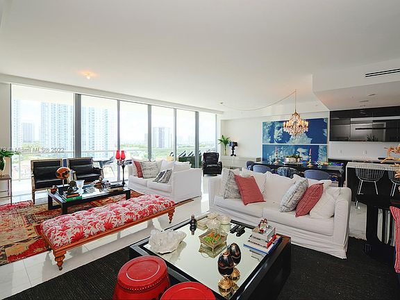 3rd image of 3300 NE 188th St APT 909