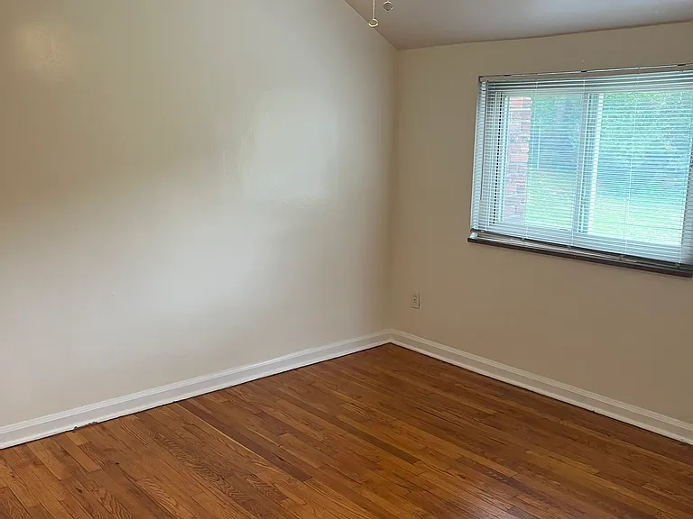 711 Vallevista Ave — Photo 20