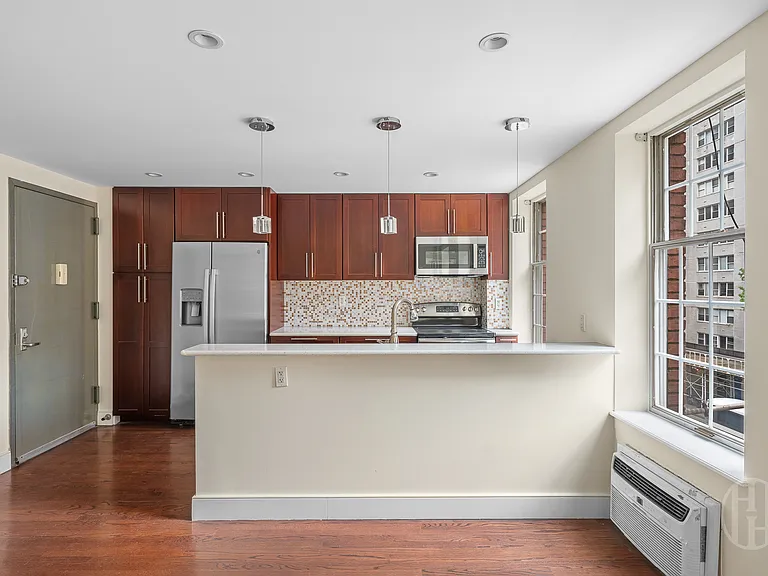 523 3rd Ave #3 — Photo 5