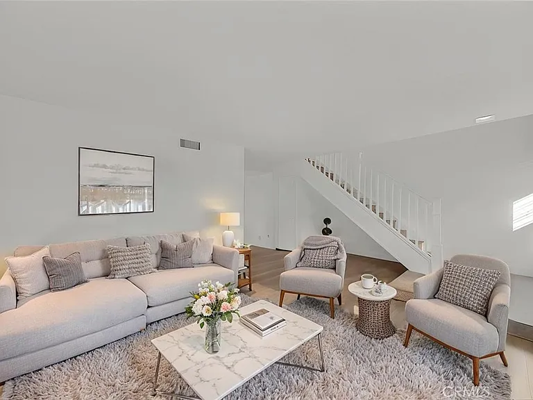 2454 Chinook Dr — Photo 4