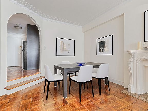 4th image of 25 Central Park W APT 6H