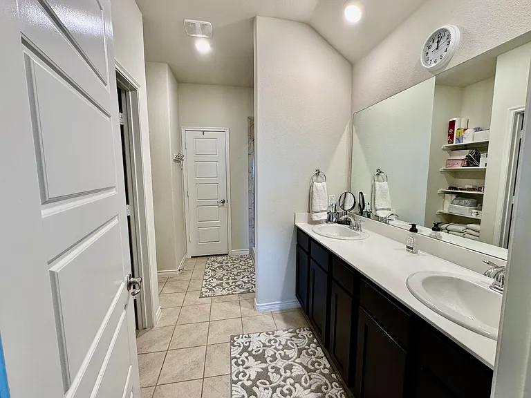 2369 Rosaline Dr — Photo 7