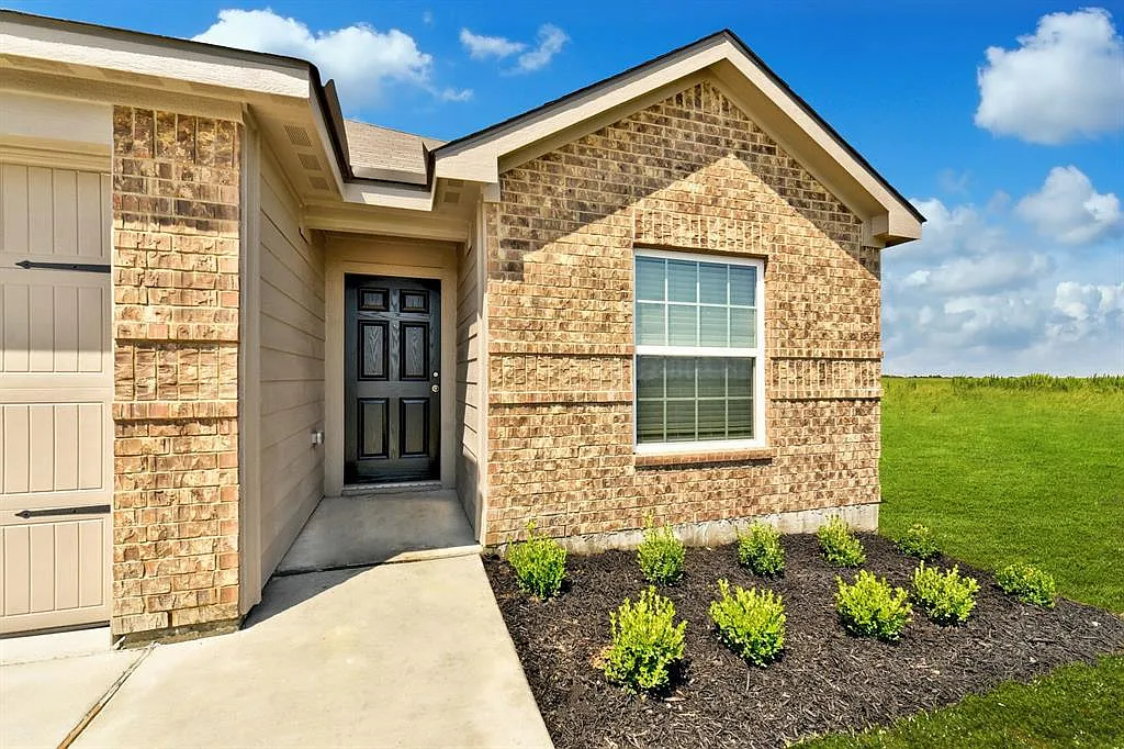 4 bed, 1525 sqft, $1,850 — Photo 2