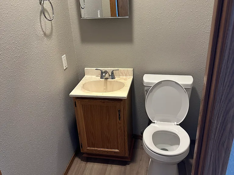 420 Clarke Dr — Photo 6