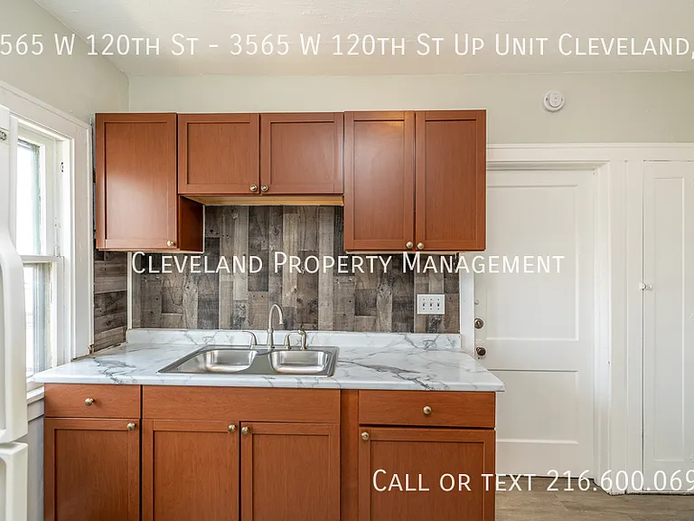 3565 W 120th St #3565 W 120TH ST UP U — Photo 9