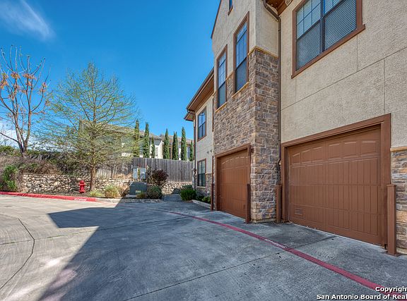 5th image of 7342 Oak Manor Dr