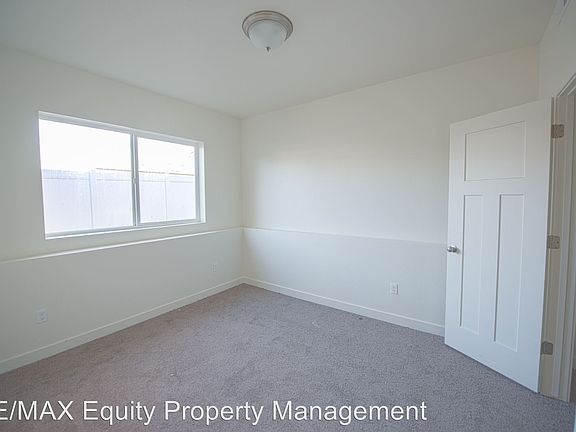 3rd image of 656 W Meadow Dr APT 201