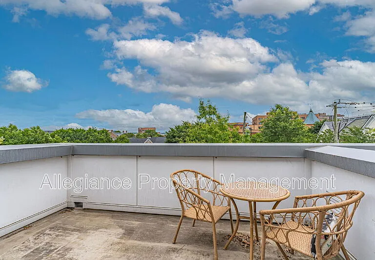 944 N Columbus St — Photo 26