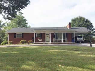 5232 Country Club Rd, Winston Salem, NC 27104