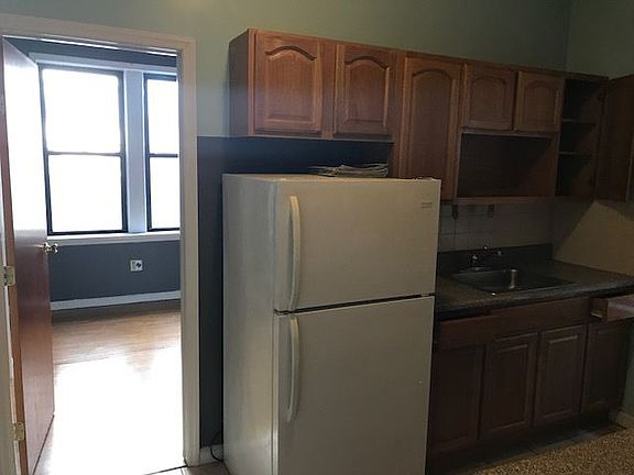 3rd image of 4555 40th St APT 1R