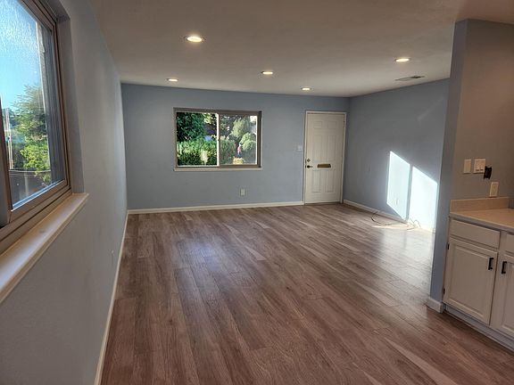 Living/Dining area