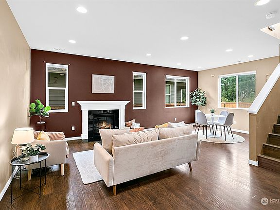 5th image of 209 Pickford Place SW