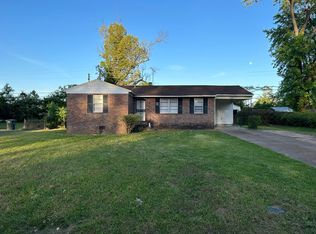 5044 Gill Rd, Memphis, TN 38109
