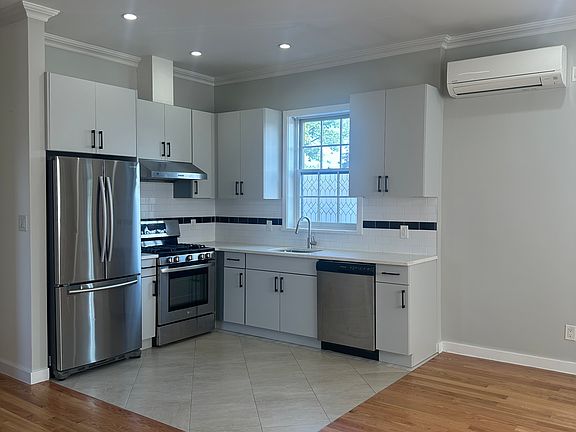 2nd image of 633 Britton Ave #2F