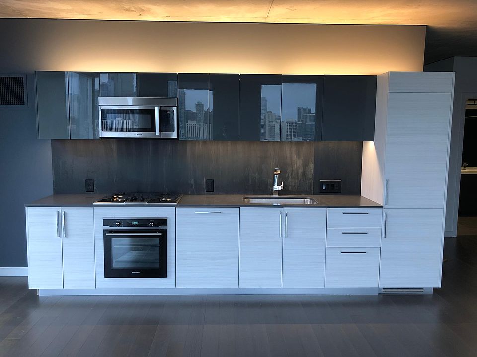 1st image of 1037 N Larrabee St #904