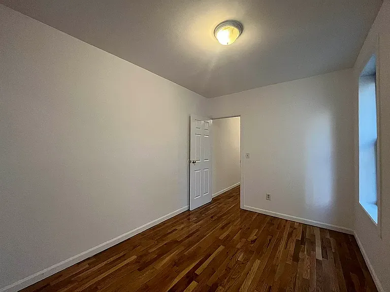 124 Sherman Ave #22 — Photo 2