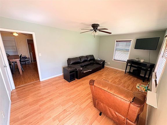 5th image of 108 N Carney