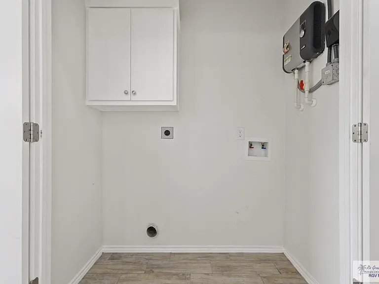 2220 E Valley Cir #A — Photo 5