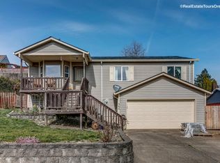 360 E 3rd St, Yamhill, OR