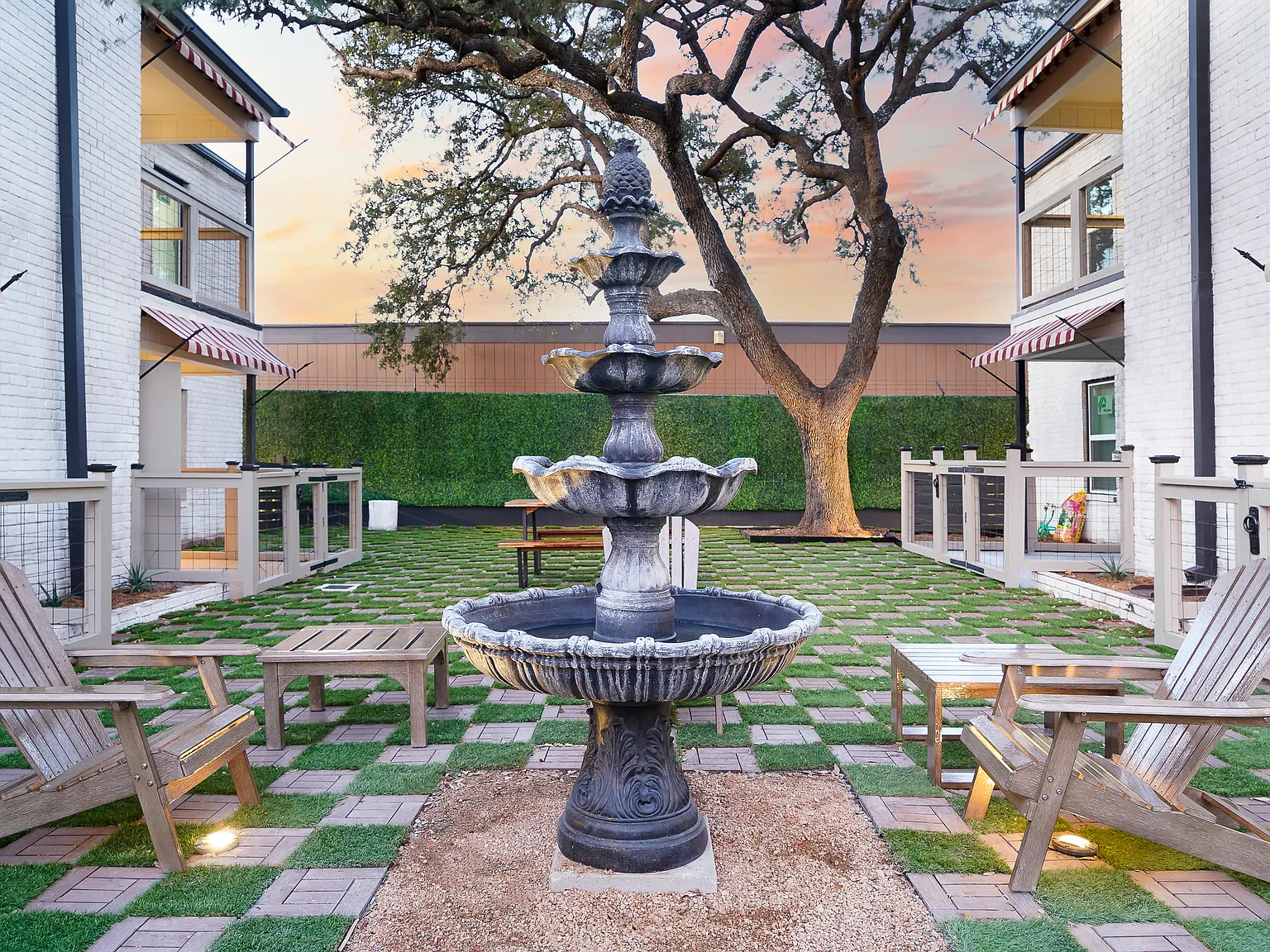 Contessa Bungalows — Photo 4