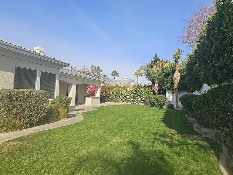 10 Champagne Cir — Photo 26
