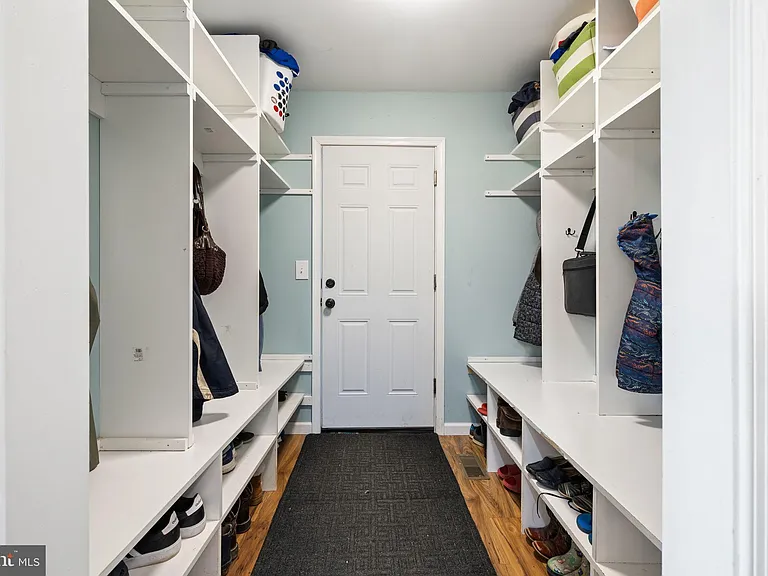 4301 Mountain View Dr — Photo 25