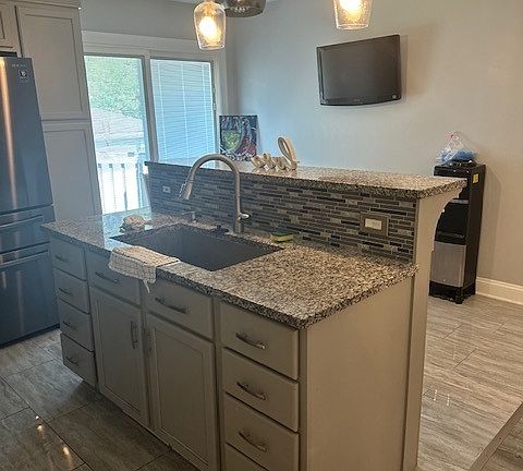 5th image of 22536 Yates Ave