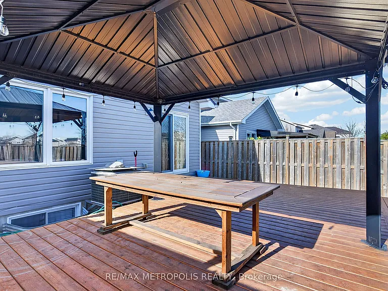 1276 Atkinson St — Photo 37