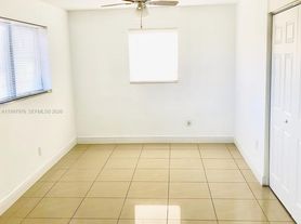1025 SE 15th St, Fort Lauderdale, FL