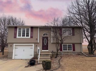 311 Sunrise St, Denver, IA 50622