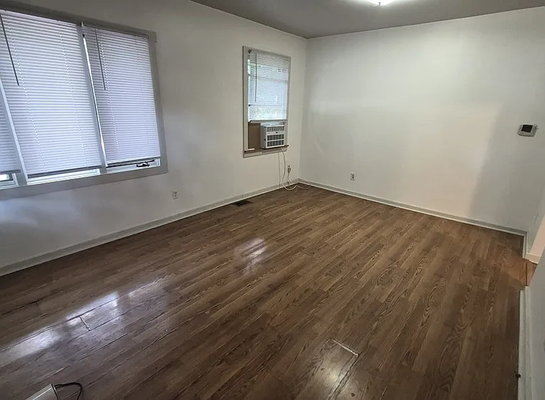 1011 E Water St — Photo 10