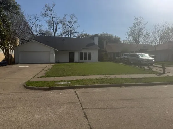 3834 Shadycreek Dr, Garland, TX 75042