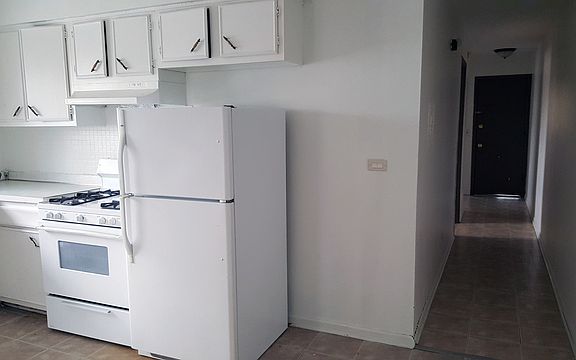 4th image of 112 N 12th Ave APT 5