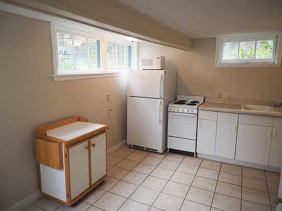 5th image of 4121 D St #B
