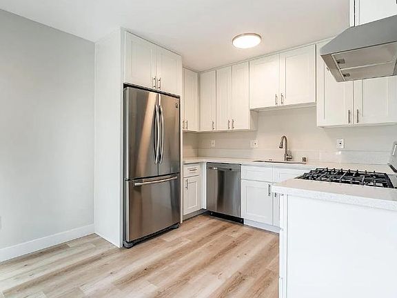 5th image of 4152 Mississippi St #8