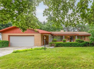 409 Crestview Pl, Cadillac, MI 49601