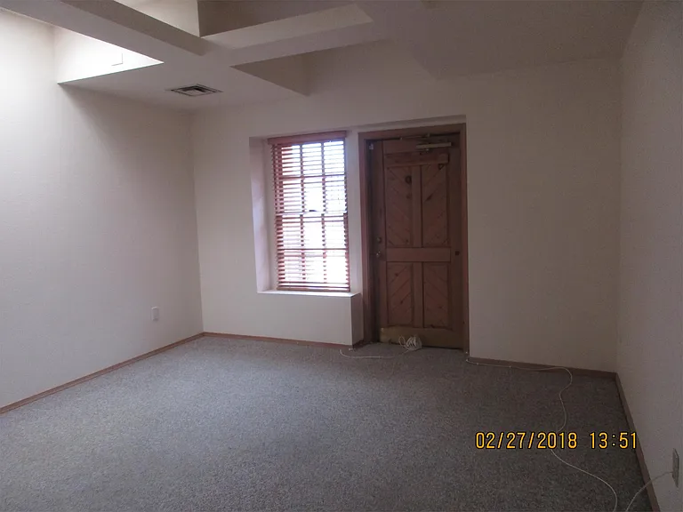 1709 Girard Blvd NE #1 — Photo 5