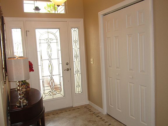 Foyer and closet 