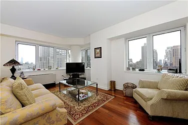 Rented by Space Marketing Shop