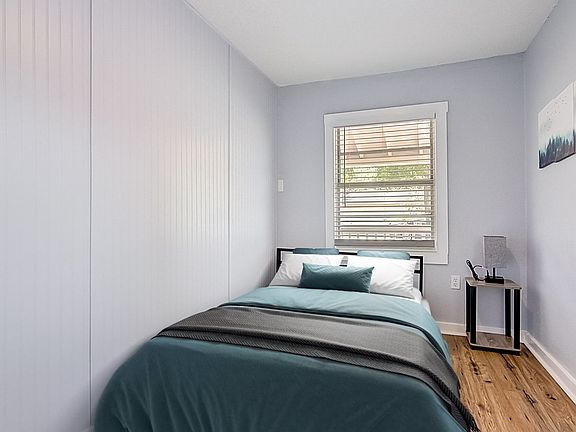 5th image of 3622 N Garrison St #14926204