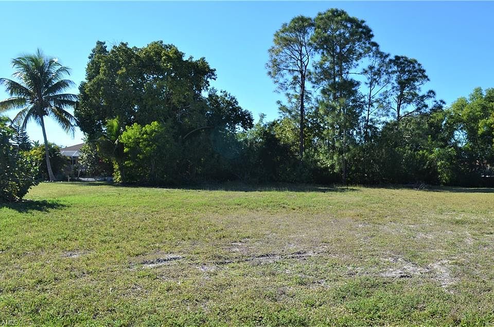 1st image of 1102 SW 8th Pl