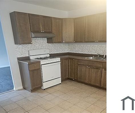 2nd image of 2525 Carver Ct